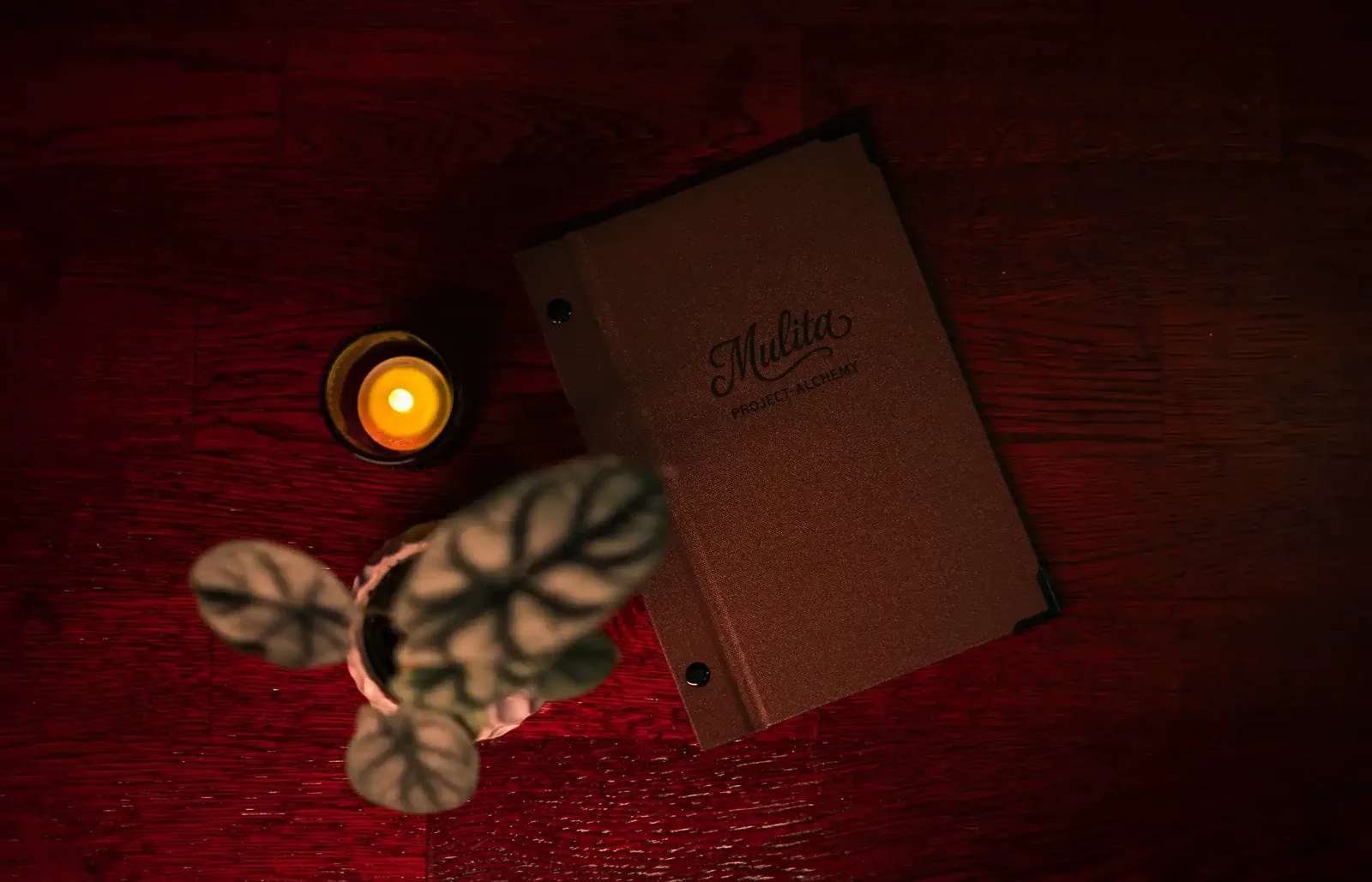 Signature-Drink und Karte im Mulita Project